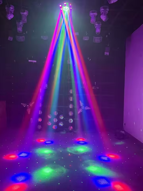 Lasershow met gekleurde stralen huren bij een discotent van Clubinjetuin.nl