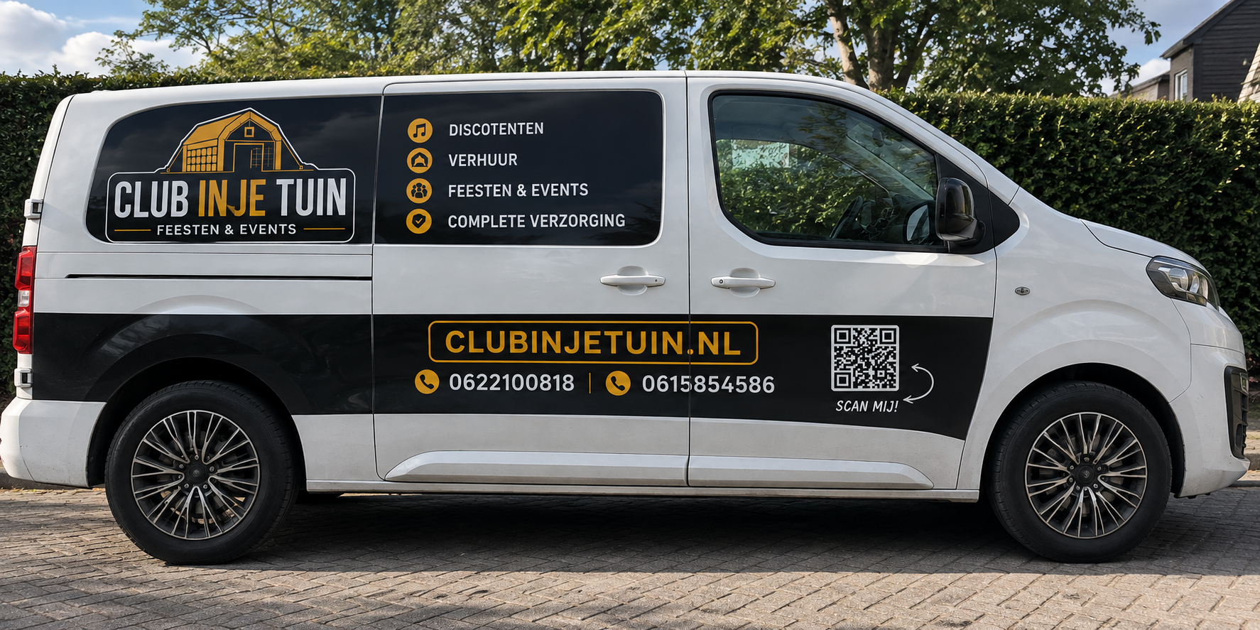 Clubinjetuin.nl bedrijfsbus met logo en contactgegevens
